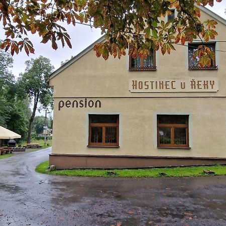 Hostinec U Reky Hotel Ostravice Buitenkant foto