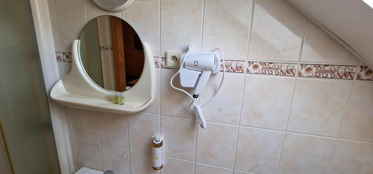 Hostinec U Reky Hotel Ostravice Buitenkant foto