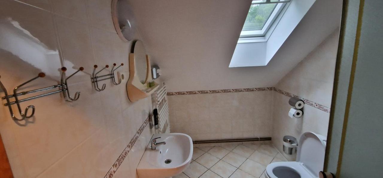 Hostinec U Reky Hotel Ostravice Buitenkant foto