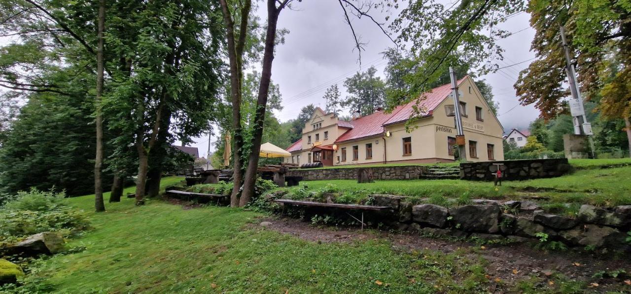 Hostinec U Reky Hotel Ostravice Buitenkant foto